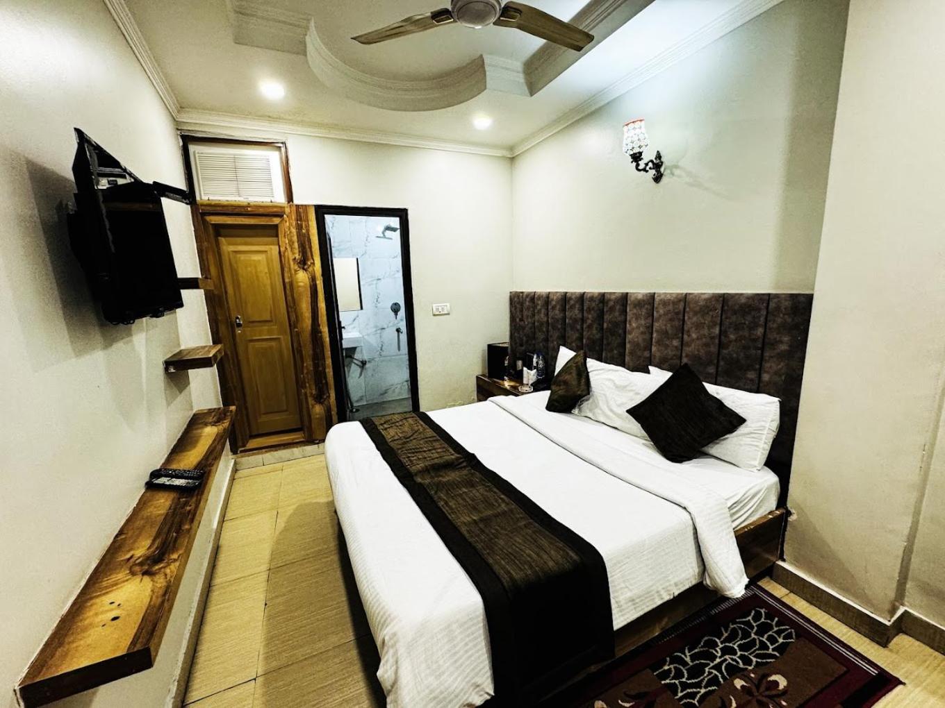 Hotel Jai Balaji, Paharganj, New Delhi Railway Station Экстерьер фото