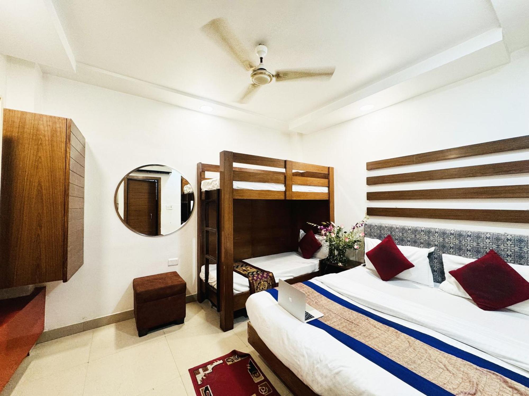 Hotel Jai Balaji, Paharganj, New Delhi Railway Station Экстерьер фото