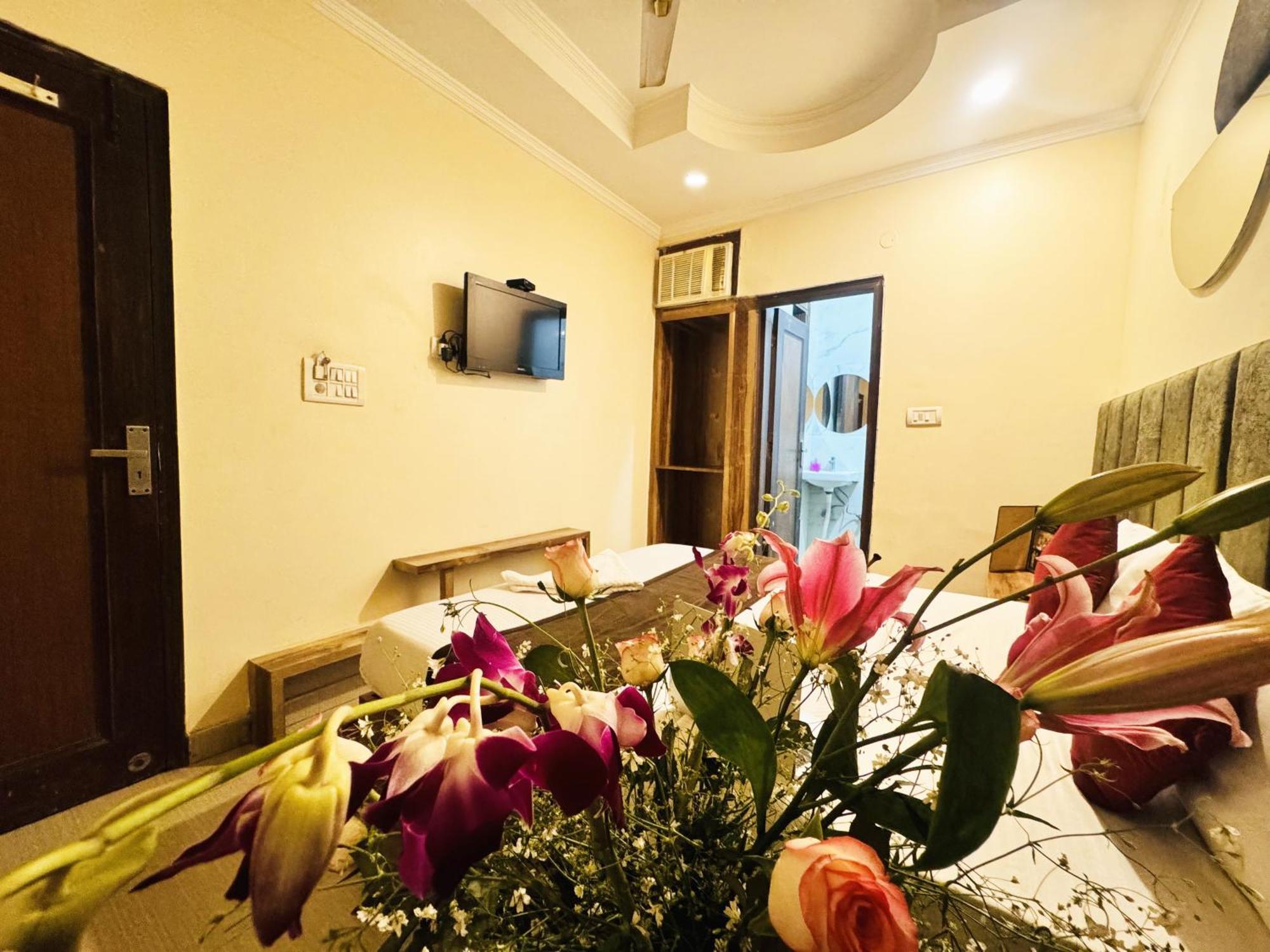 Hotel Jai Balaji, Paharganj, New Delhi Railway Station Экстерьер фото