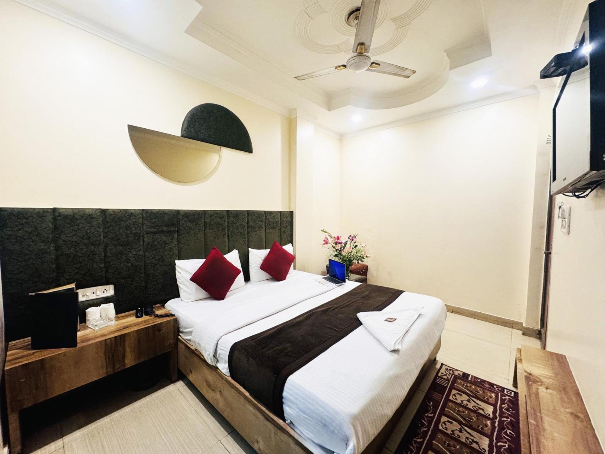 Hotel Jai Balaji, Paharganj, New Delhi Railway Station Экстерьер фото