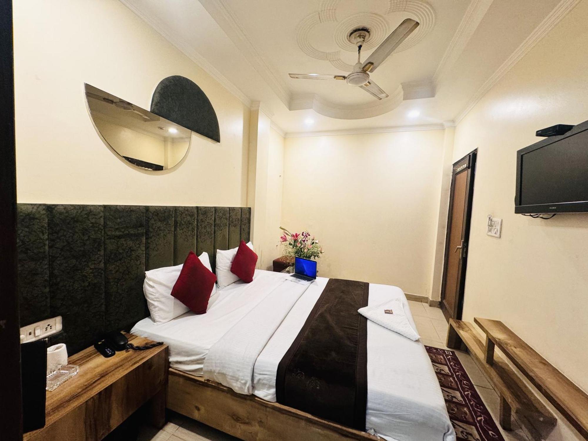 Hotel Jai Balaji, Paharganj, New Delhi Railway Station Экстерьер фото